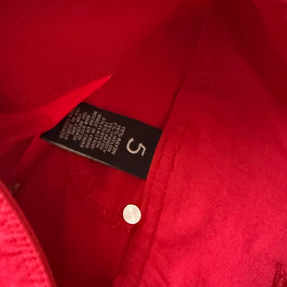 Red Shorts! - Picture 5 of 6
